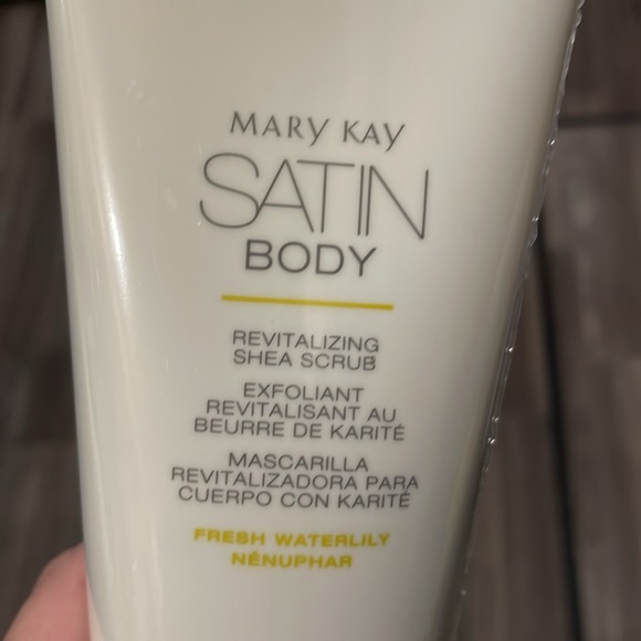 Mary Kay Satin Body Shea SET in Fresh Waterlily - Picture 4 of 5